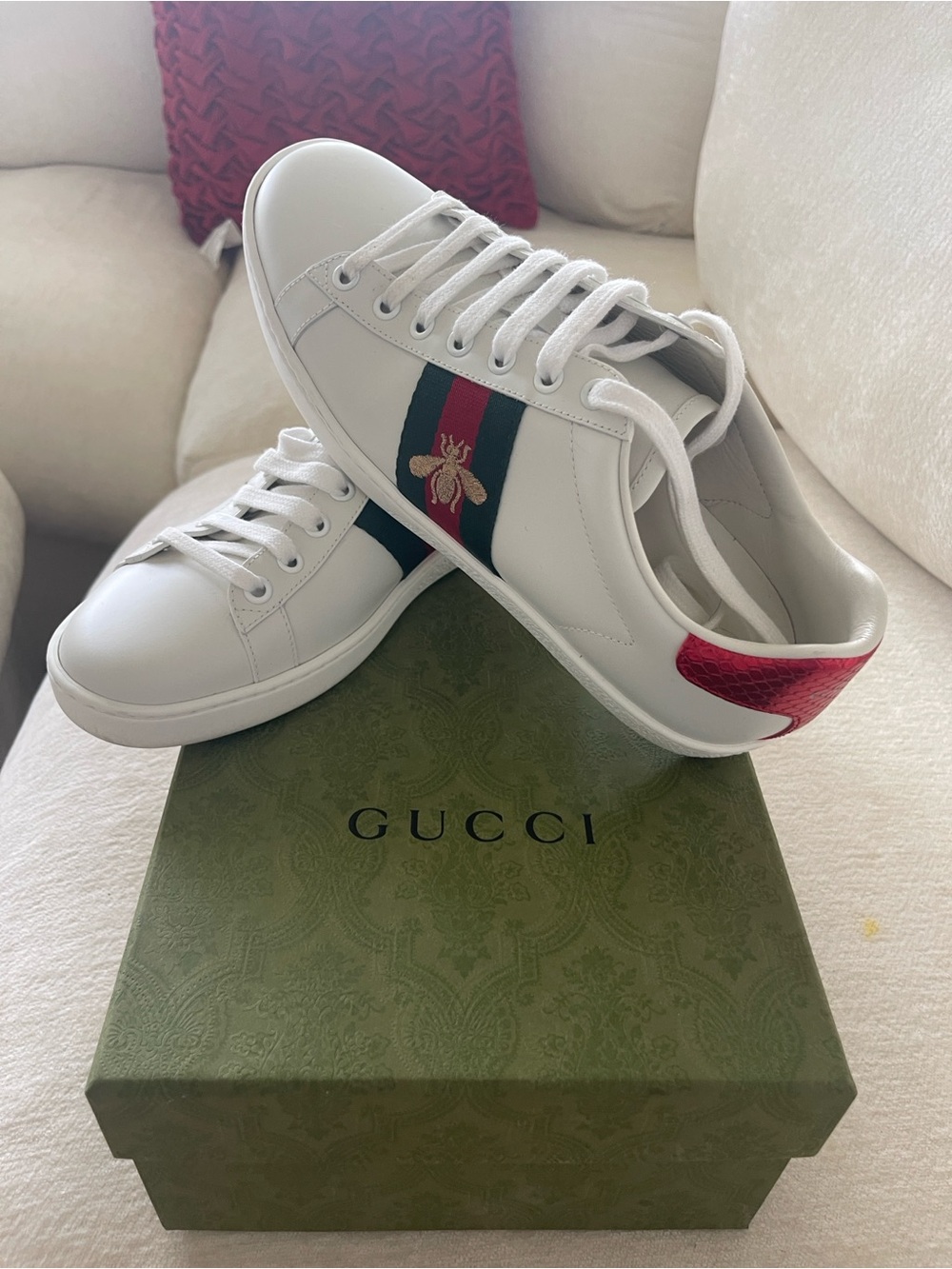 Gucci Ace Bee Sneakers – Size 37.5 – Excellent Condition – Original Box